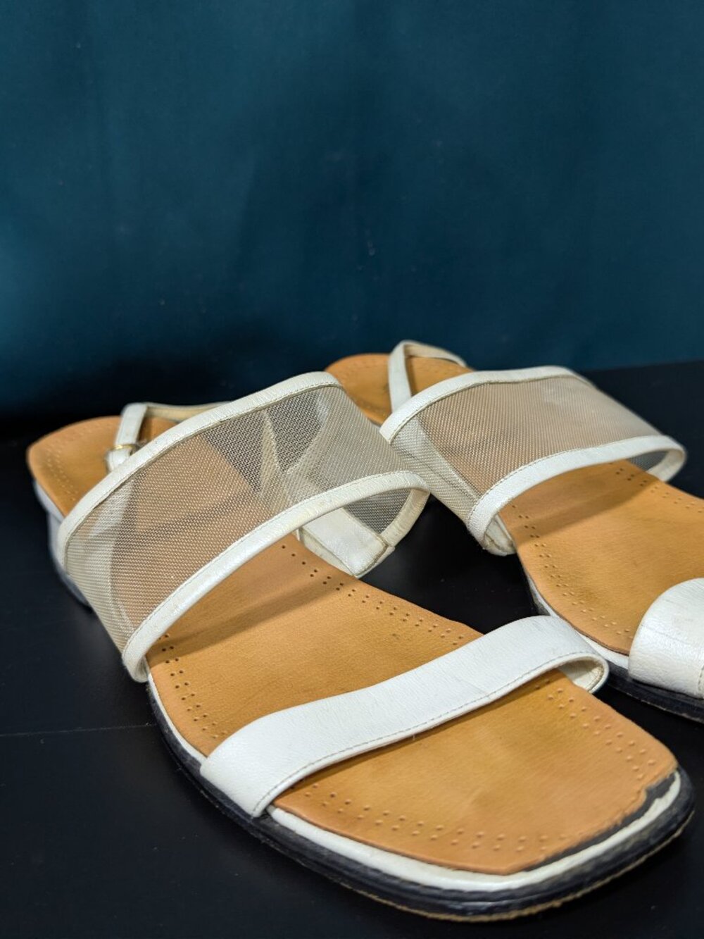 Meltonian White heal sandles